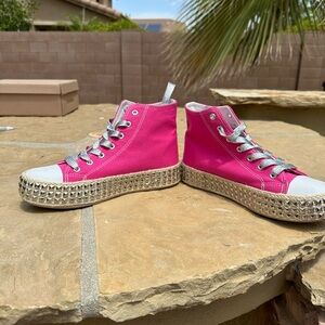 Super cute boutique high tops worn once. Women’s size 8.